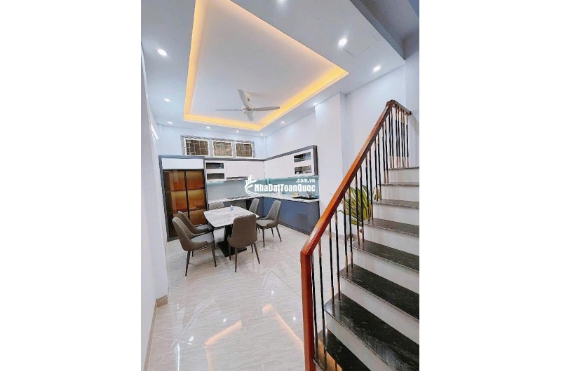 Bán nhà riêng Kim Đồng Hoàng Mai, giá 16.5 tỷ, dt 48m2, thang máy, siêu đẹp